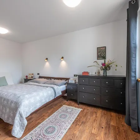 ヴィラ In Roprachtice Near Slopes Recany nad Labem